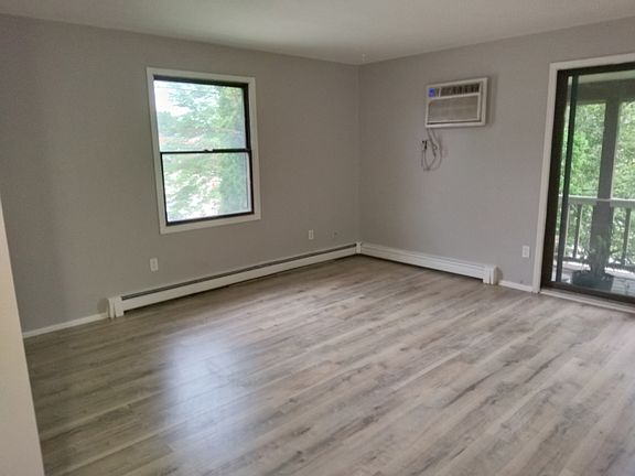 2nd image of 51312 Washington St APT 4