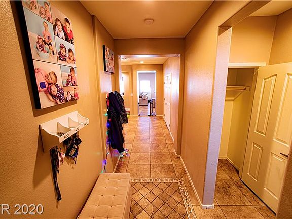 3rd image of 5041 Ruby Sunset St