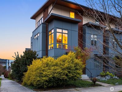 2701 Franklin Avenue E, Seattle, WA, 98102