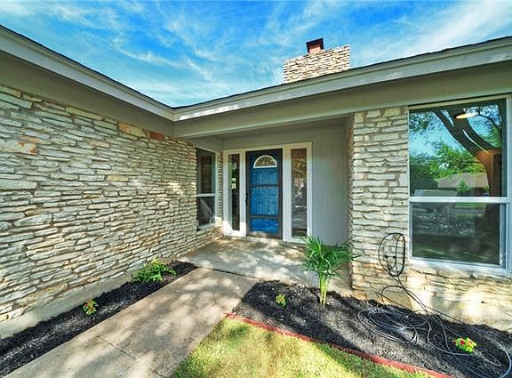 3rd image of 10609 Cooper Hill Dr