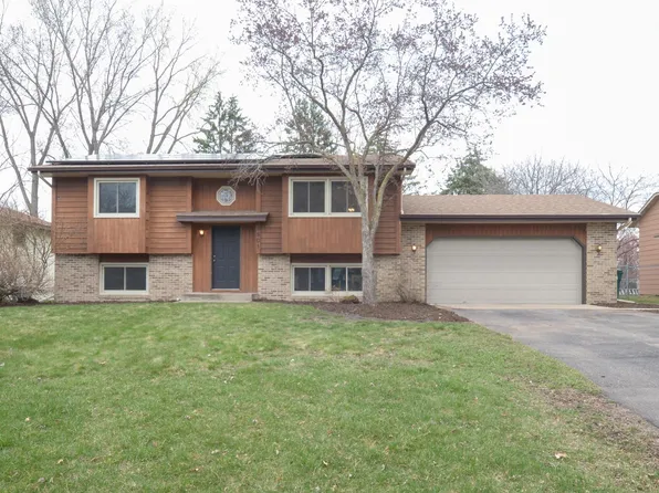 9901 Yalta St NE, Blaine, MN 55014