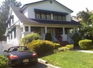 298 Morningside Ter, Teaneck, NJ 07666