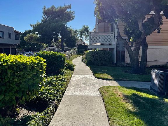 Pathway to townhome