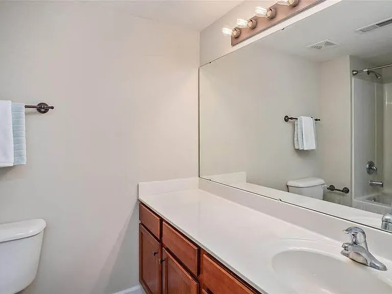 6302 Spring Creek Ln — Photo 5