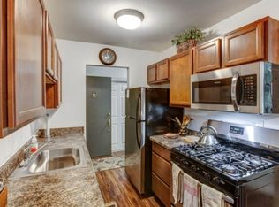 Westmore, Lombard, IL 60148