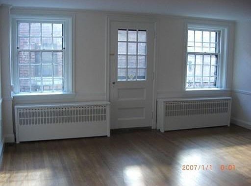 2nd image of 154 Mount Vernon St #3