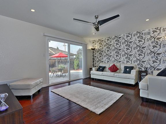 2nd image of 5498 Clovercrest Dr