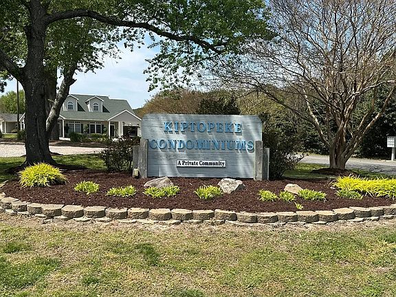 Neighborhood Entrance