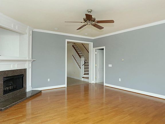4th image of 1033 Star Shoot Pkwy