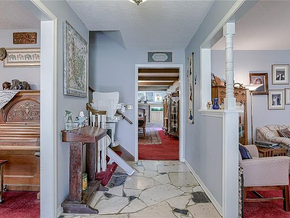 4th image of 9515 Ash Ave