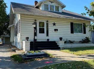 1029 E Broadway, Centralia, IL 62801