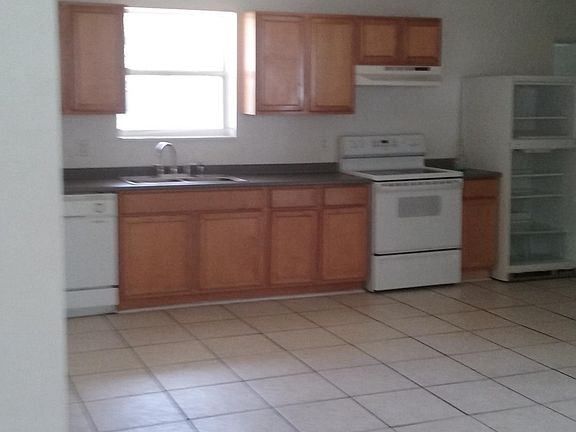 2nd image of 1018 Hiawatha Pl