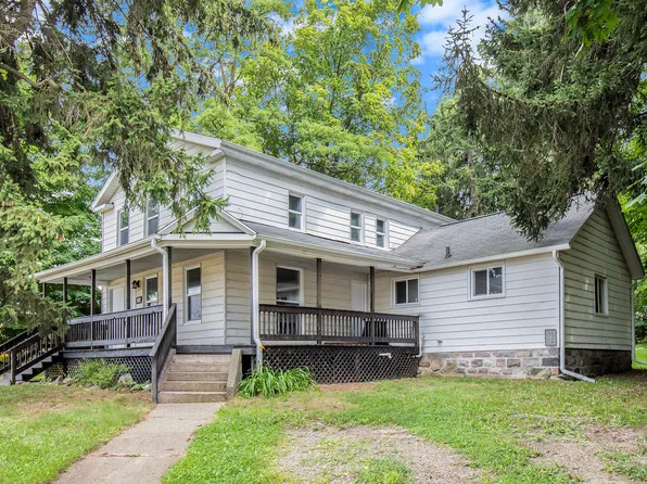 338 College St, Olivet, MI 49076