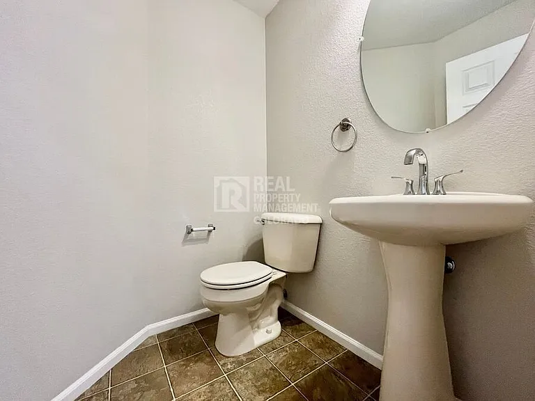 1726B Fossil Creek Pkwy — Photo 7