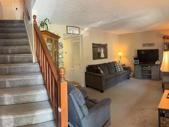 2nd image of 402 Goose Ridge Dr