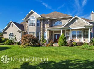 6 Viburnum Ct, Miller Place, NY 11764