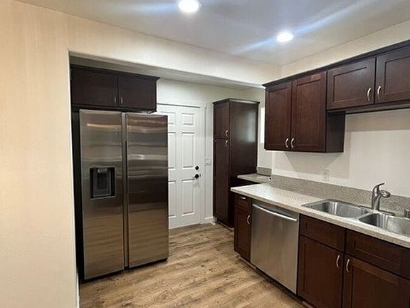 5th image of 212 E J St