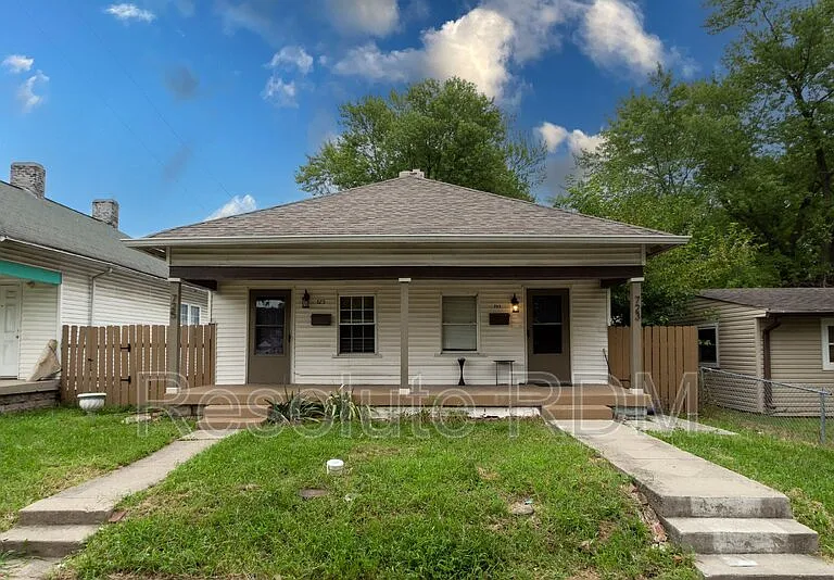 725 Lynn St — Photo 1