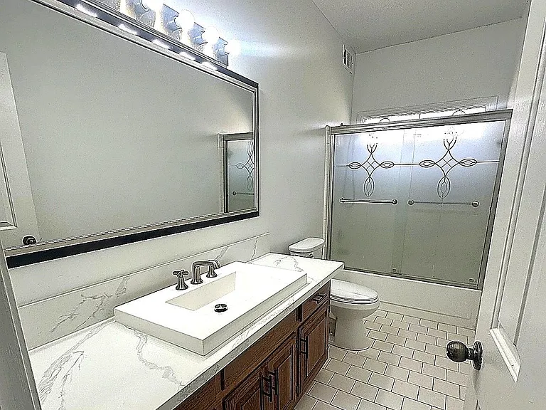 6736 Kirby Trace Cv — Photo 12