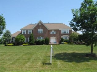 46 Peoples Line Rd, Somerset, NJ 08873