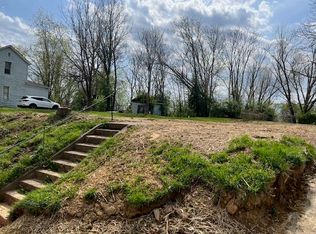 135 Rotary Rd, Huntington, WV 25705