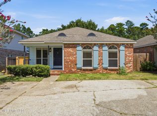 3 Bridgefield Ct, Hattiesburg, MS 39402