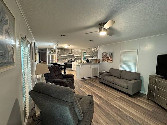 5th image of 523 Sunshine Dr #523