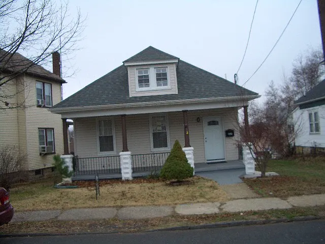 424 Bordentown Ave photo 1