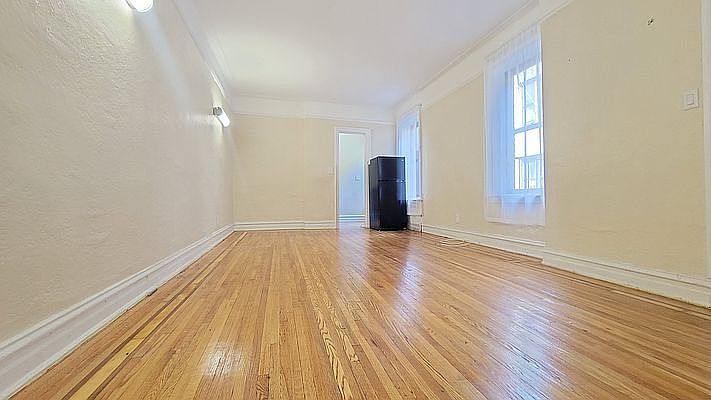 1st image of 552 Parkside Ave #C3