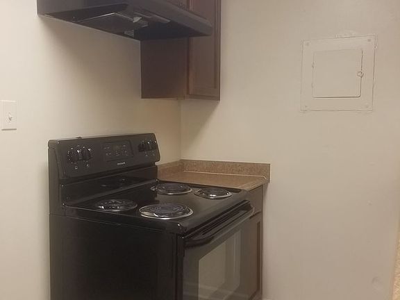 3rd image of 864 W 34th St APT 6