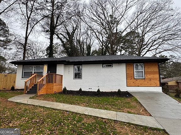 2nd image of 2131 Holly Hill Dr