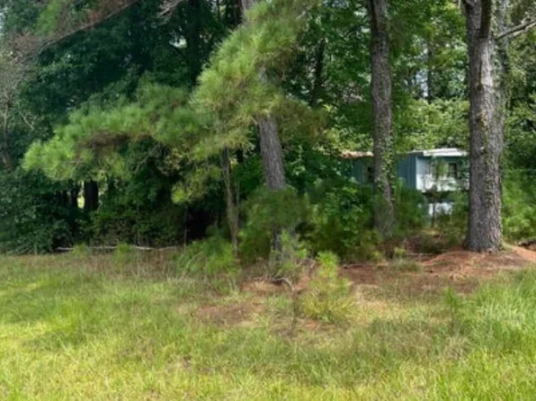 8481 Nc 43, Ayden, NC 28513