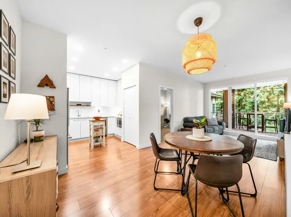 5460 Broadway #201, Burnaby, BC V5B 0B4