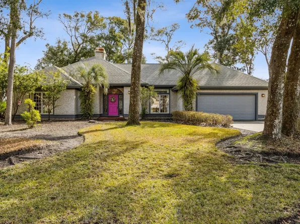 1660 Regatta Dr, Fernandina Beach, FL 32034