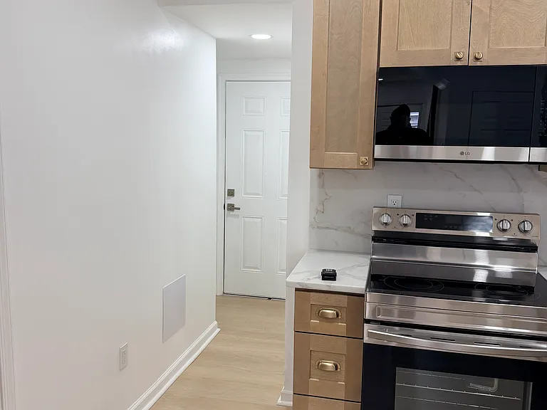 2702 Lancaster Ave — Photo 10