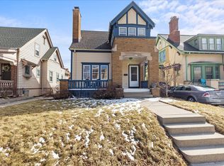 2015 E Kenwood Blvd, Milwaukee, WI 53211