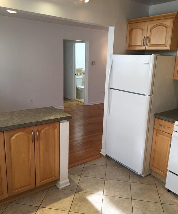 1st image of 1630 W Chase Ave APT 3C