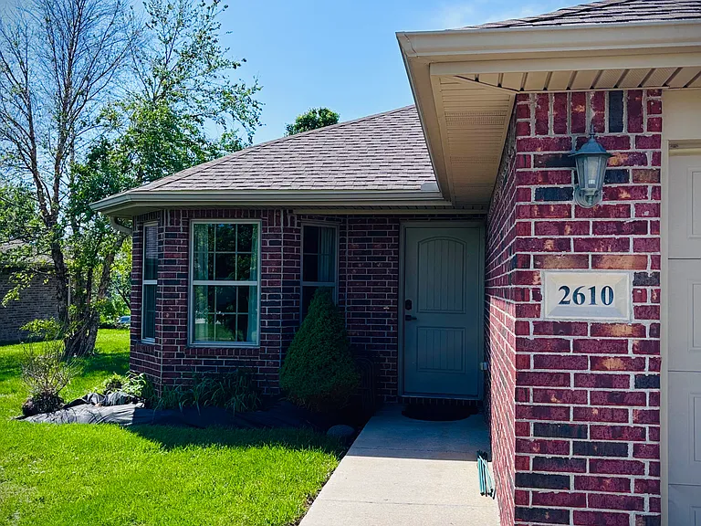 2610 S Jackson Ave — Photo 34