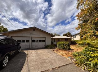1496 NW Almira St, Roseburg, OR 97471
