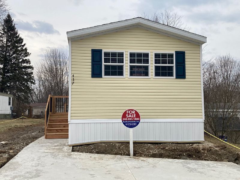 1st image of 437 Woodland Dr