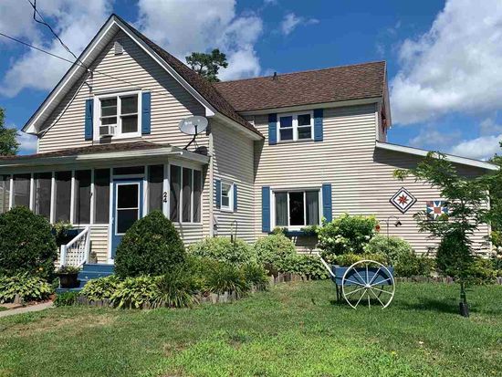 24 Pleasant St Canton Ny 13617 Zillow
