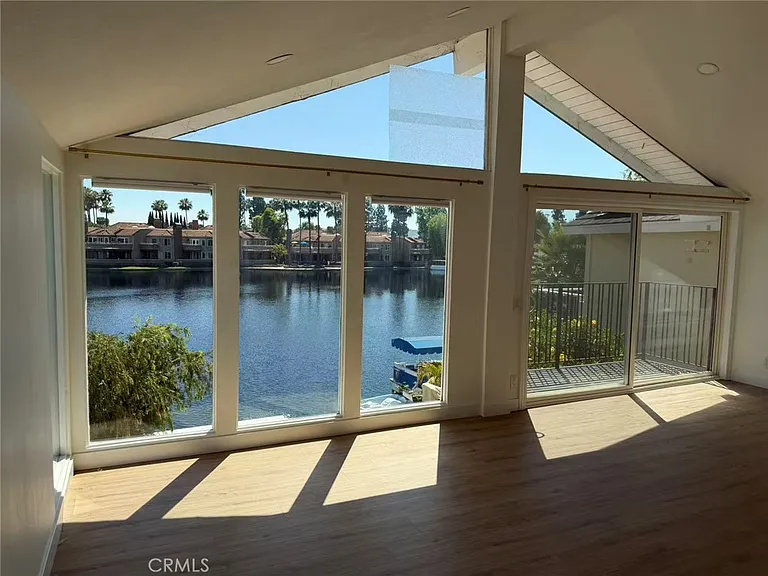 22835 Islamare Ln — Photo 2