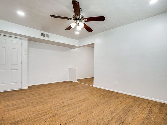 5th image of 5921 Gaston Ave APT J
