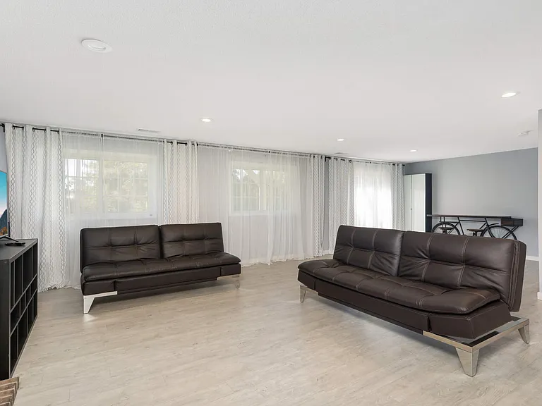 9523 Parkside Trl N — Photo 16