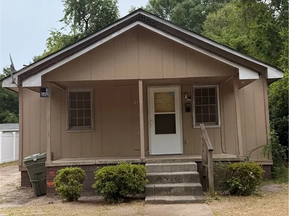 1121 Turnpike Rd, Fayetteville, NC 28305