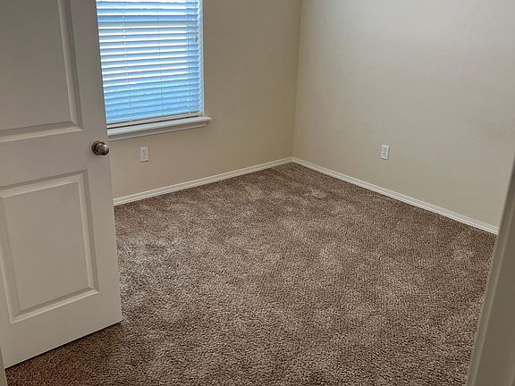 3rd image of 14506 E 109th Pl N