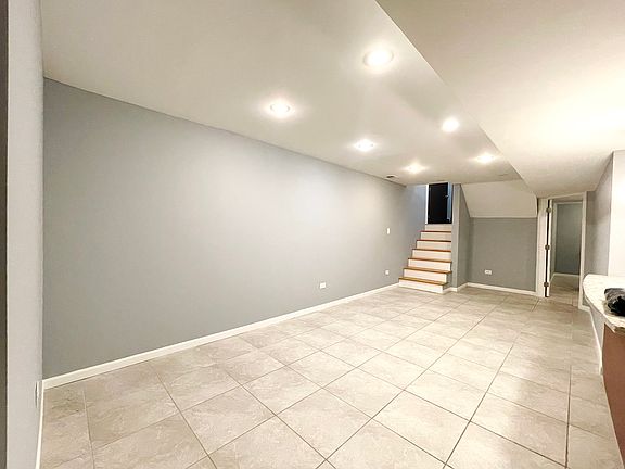 2nd image of 3021 W Diversey Ave #G