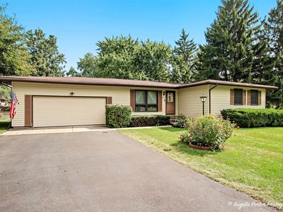 1320 Meadow Ln, McHenry, IL, 60050