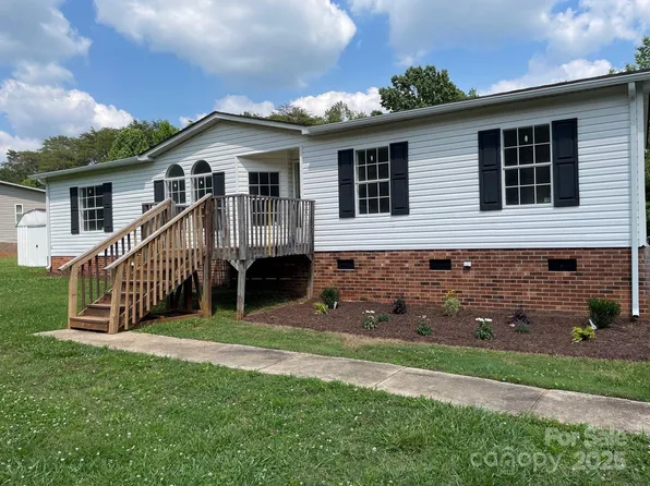 1201 Forest Ridge Rd, Bessemer City, NC 28016