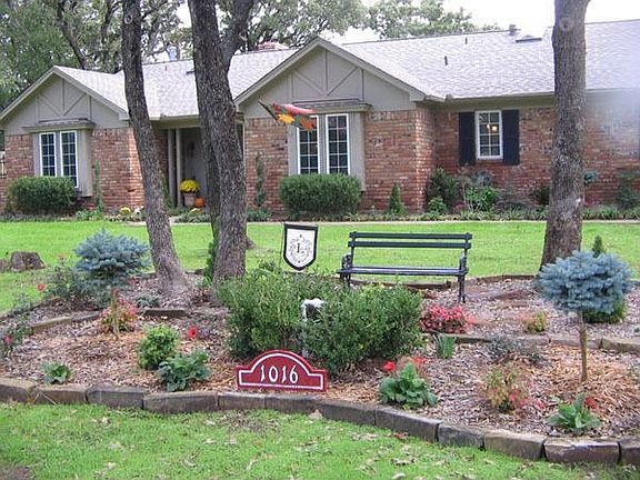 2nd image of 1016 Hillview Dr